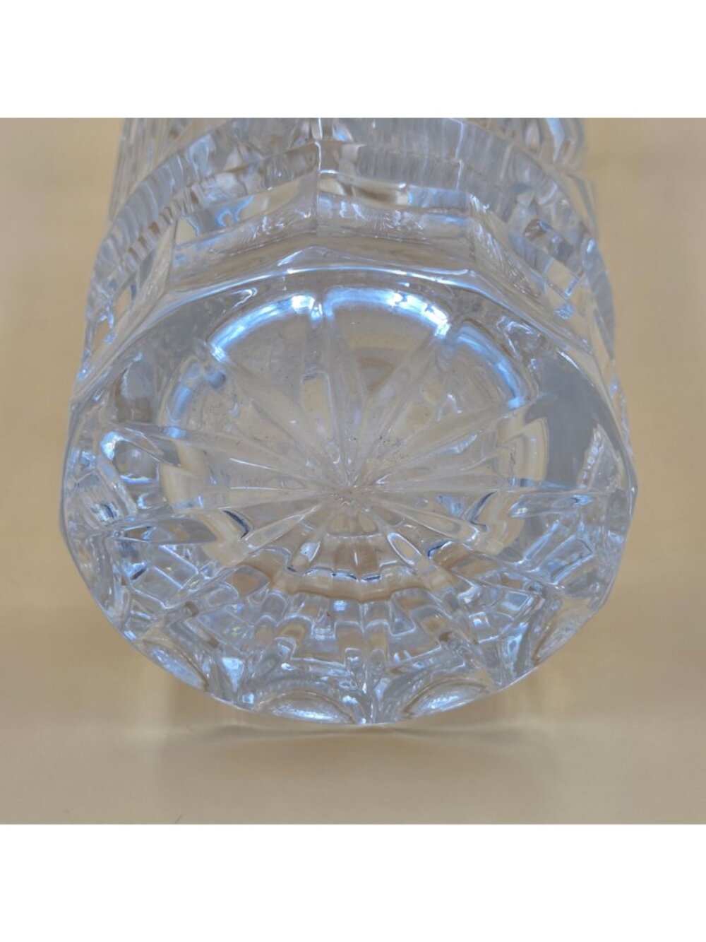 Crystal Clear Industries Meridian Criss Cross Scalloped Edge Flower Vase - Picture 5 of 6